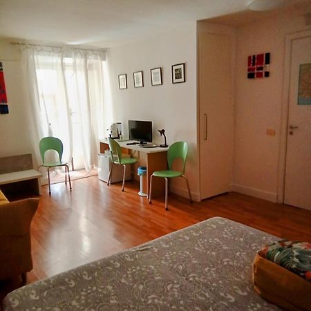 Hotel Spazio à Naples Extérieur photo